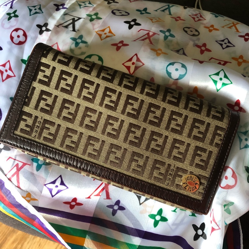 Fendi authentic wallet